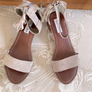 Steve Madden sandals size 8